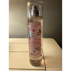 B&BW “Strawberry Snowflakes” Fine Fragrance Mist Body Spray / Never Used! 🍓❄️